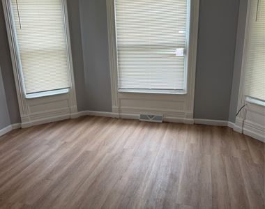 72 Saint Charles Street - Photo Thumbnail 8
