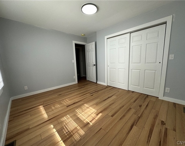 128 Getrude St - Photo Thumbnail 21