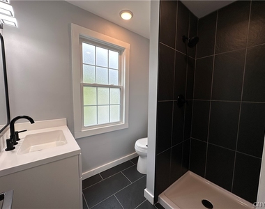 128 Getrude St - Photo Thumbnail 20