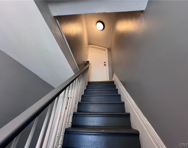 27 E 6th Street - Photo Thumbnail 2