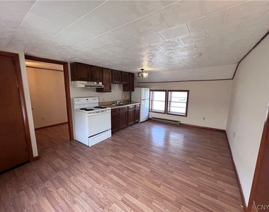 27 E 6th Street - Photo Thumbnail 3