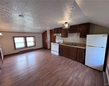 27 E 6th Street - Photo Thumbnail 4