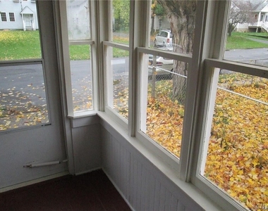 385 Pawling Street - Photo Thumbnail 2