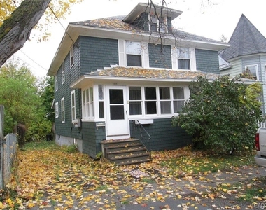 385 Pawling Street - Photo Thumbnail 1