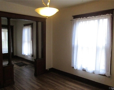 385 Pawling Street - Photo Thumbnail 7