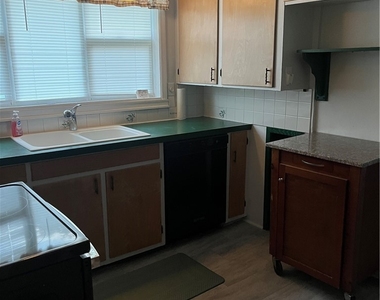 540 Decker Avenue - Photo Thumbnail 10