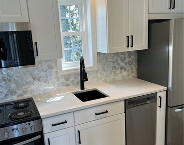1651 Empire Boulevard - Photo Thumbnail 5