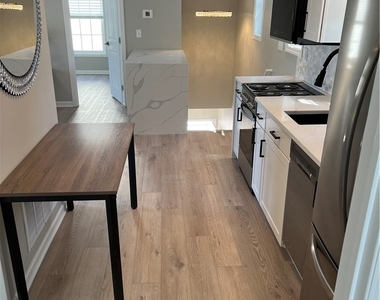 1651 Empire Boulevard - Photo Thumbnail 10