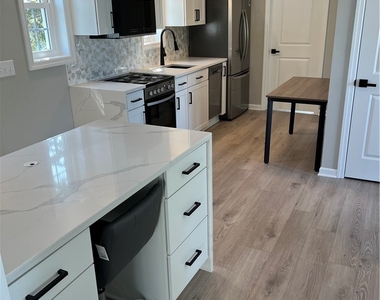 1651 Empire Boulevard - Photo Thumbnail 4