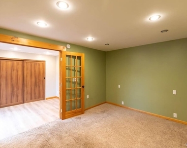 19 Hobmoor Avenue - Photo Thumbnail 10