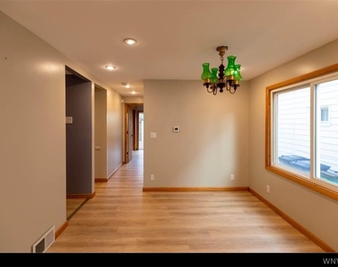19 Hobmoor Avenue - Photo Thumbnail 3