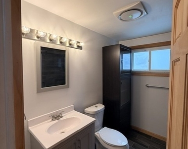 440 University Avenue [lower Unit] - Photo Thumbnail 17