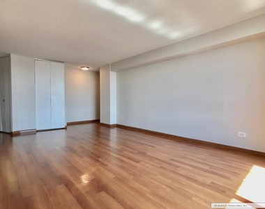 3333 Broadway - Photo Thumbnail 1