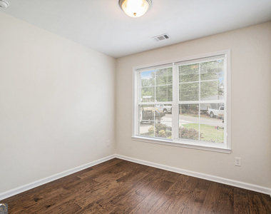 4940 Scott Road - Photo Thumbnail 8
