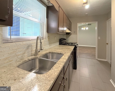 813 Post Oak Circle - Photo Thumbnail 9