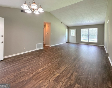 813 Post Oak Circle - Photo Thumbnail 7