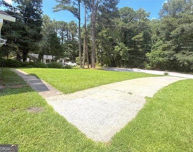 813 Post Oak Circle - Photo Thumbnail 3