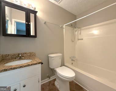 813 Post Oak Circle - Photo Thumbnail 12