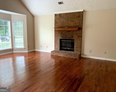 175 Richmond Place - Photo Thumbnail 1