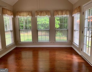 175 Richmond Place - Photo Thumbnail 3