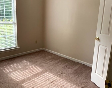 175 Richmond Place - Photo Thumbnail 5