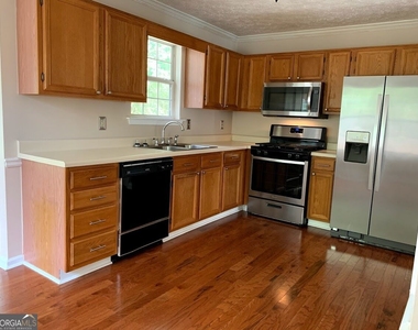 175 Richmond Place - Photo Thumbnail 2