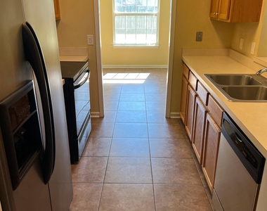 602 Wild Grape Drive - Photo Thumbnail 2