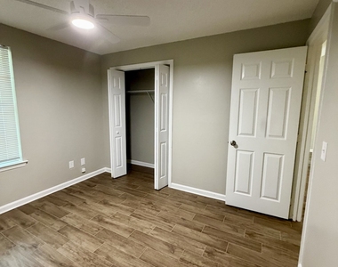 440 Admirals Walk Drive - Photo Thumbnail 20