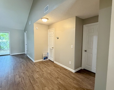 440 Admirals Walk Drive - Photo Thumbnail 6