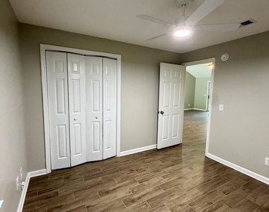 440 Admirals Walk Drive - Photo Thumbnail 21