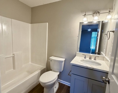 440 Admirals Walk Drive - Photo Thumbnail 16
