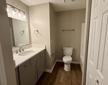 440 Admirals Walk Drive - Photo Thumbnail 27