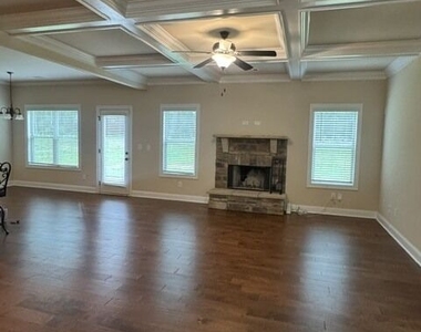 320 Homestead Circle - Photo Thumbnail 23