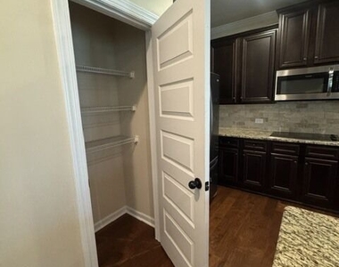 320 Homestead Circle - Photo Thumbnail 24