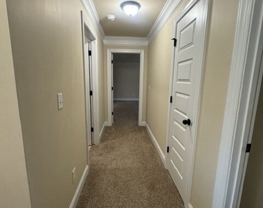 320 Homestead Circle - Photo Thumbnail 13