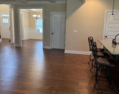 320 Homestead Circle - Photo Thumbnail 30