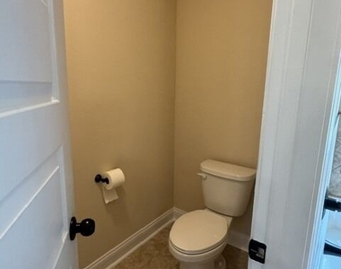 320 Homestead Circle - Photo Thumbnail 10