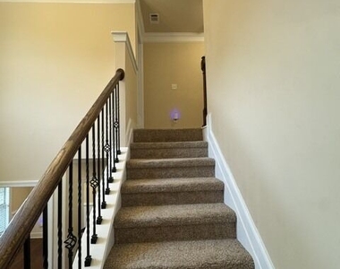 320 Homestead Circle - Photo Thumbnail 18