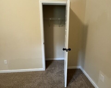 320 Homestead Circle - Photo Thumbnail 2
