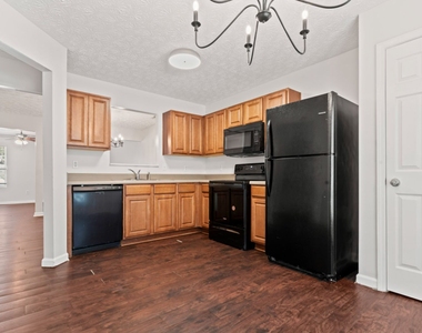 5619 Union Pointe Drive - Photo Thumbnail 4