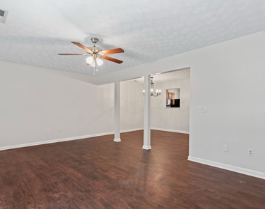 5619 Union Pointe Drive - Photo Thumbnail 9