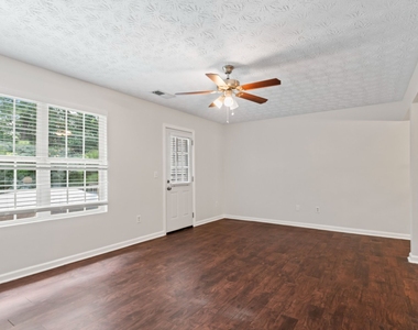 5619 Union Pointe Drive - Photo Thumbnail 10