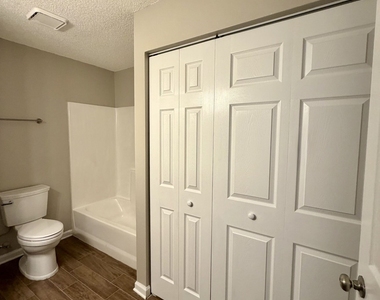 438 Admirals Walk Drive - Photo Thumbnail 22