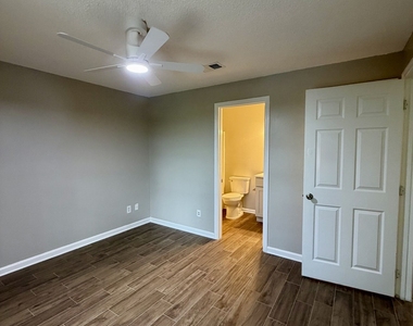 438 Admirals Walk Drive - Photo Thumbnail 12