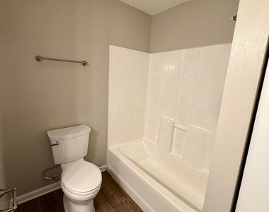 438 Admirals Walk Drive - Photo Thumbnail 30