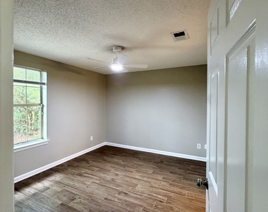 438 Admirals Walk Drive - Photo Thumbnail 11