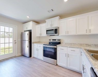 2 N Roundtree Street - Photo Thumbnail 17