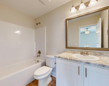 2 N Roundtree Street - Photo Thumbnail 11