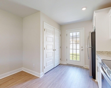 2 N Roundtree Street - Photo Thumbnail 16