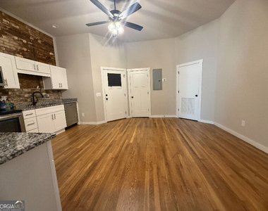 86 S Forest Avenue - Photo Thumbnail 2
